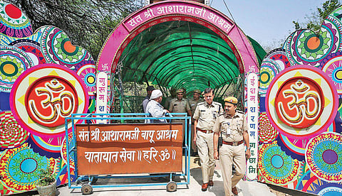 Top-Policemen at the main entrance of Asaram Bapu ashram