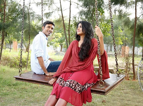 Dhanush and Megha Akash in Enai Noki Paayum Thota.