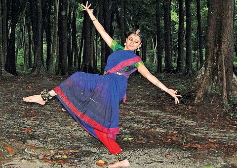 Traditionalism in a triangle: The Rasa group