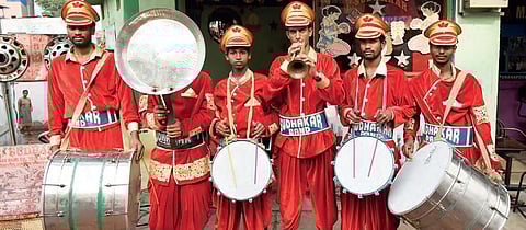 Now playing: teen maar bands