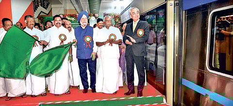 Chief Minister Edappadi K Palaniswami and Union Minister Hardeep Singh Puri flagging off the first metro train services between Nehru Park and Chennai Central at Egmore Station on Friday | D SAMPATHKUMAR