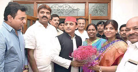 Samajwadi Party president Akhilesh Yadav being welcomed by IT Minister KT Rama Rao and Mayor Bonthu Rammohan in Hyderabad on Wednesday| Express