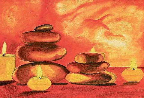 The artists’ works also include painted fan blades, pans, and upcycled t-shirt neck pieces D Sampathkumar