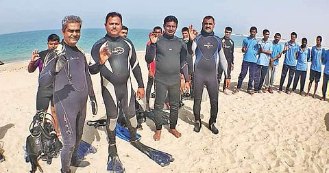Nirav Parikh (left) with his team |Courtesy: Green Soldiers Scuba Network