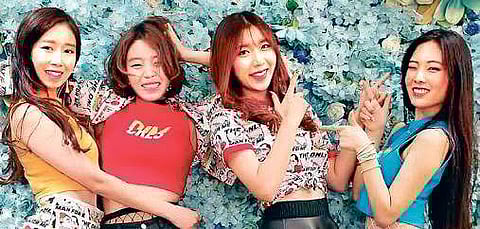 (L) Jung Jae Wook, Chloris and Royal KD