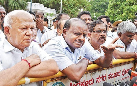 Congress leader S R Patil (left) with Karnataka CM H D Kumaraswamy, KPCC chief G Parameshwara, JD(S) leader H D Revanna addressing the media . (File | EPS)