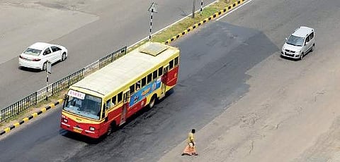 A KSRTC bus at NH Bypass | Albin Mathew