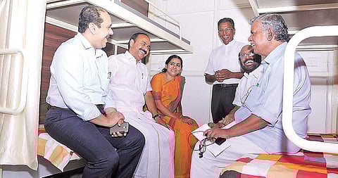 Mayor Soumini Jain holding a discussion inside the dormitory | A SANESH