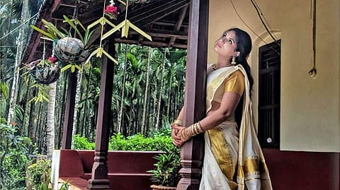 Dressed in a traditional Kerala saree called Kasavu Pattu, Richa Chadha’s first look as Shakeela is revealed.