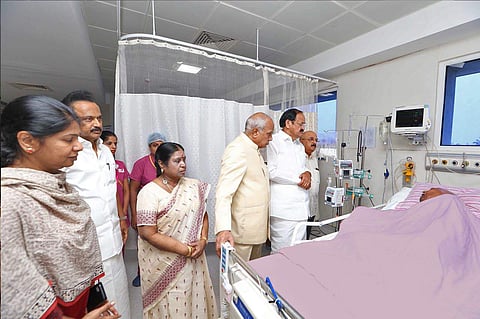 Tamil Nadu Governor Banwarilal Purohit and Vice President M. Venkaiah Naidu visited Dravida Munnetra Kazhagam (DMK) chief M. Karunanidhi at Kauvery hospital in Chennai on Sunday. ( Photo released by DMK headquarters)