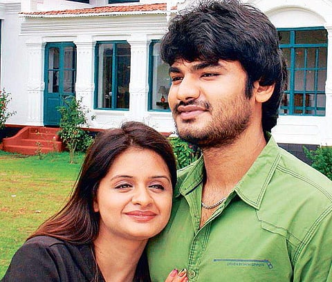 A still from the movie 'Roja Maligai'