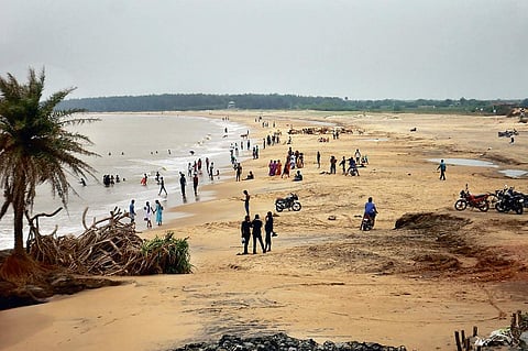 No amenities for tourists, Pentha beach lies in utter neglect