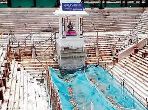 Dharma Gundam at Sri Raja Rajeshwari Swamy temple
