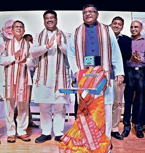 Union Ministers Ravi Shankar Prasad and Dharmendra Pradhan at STPI ELITE. Also seen is Science and Technology Minister Badrinarayan Patra | Irfana