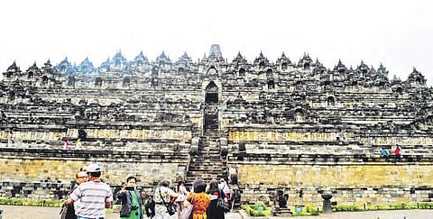 Borobudur is a 9th-century Mahayana Buddhist Temple near Yogyakarta in Central Java, Indonesia.