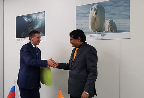 ndia's Union Minister of Commerce and Industry and Civil Aviation, Suresh Prabhu held a meeting with Dmitry Kobylkin, Minister of Natural Resources and Environment of Russian Federation. (Photo | Twitter)