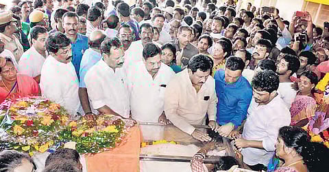 Officials pay tribute to Araku TDP MLA Kidari Sarvesvara Rao who was shot dead by Maoists at Dumbriguda on September 23. Final rituals being performed at Paderu in Visakhapatnam on Monday | EXPRESS