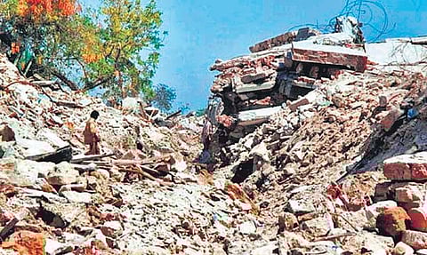 A devastating earthquake struck the Latur-Osmanabad region, destroying over 50 villages, killing 8,000 people and injuring several others