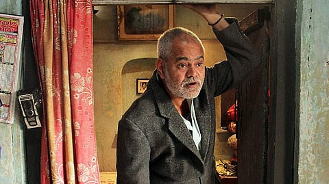 Sanjay Mishra in a still from 'Ankhon Dekhi'.