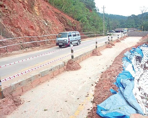 Temporary retaining wall in the Hassan section of Shiradi Ghat | Express