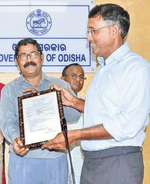 Umakanta felicitated by Chief Secy