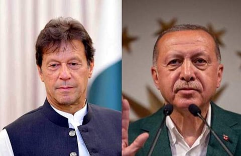Pakistan Prime Minister Imran Khan (L) and Turkish President Recep Tayyip Erdogan (Photo| Twitter and AFP )