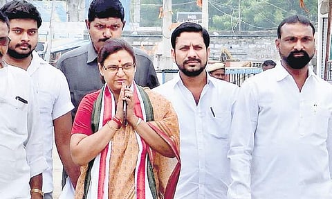 Cong candidate for Huzurnagar bypolls N Padmavathi on her way to file her papers
