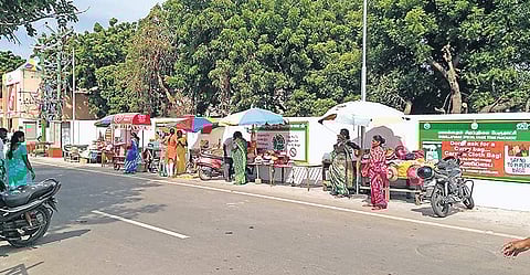 Street vendors are seen occupying the road near Arjuna’s Penance and Krishna’s butter ball monuments at Mamallapuram | express