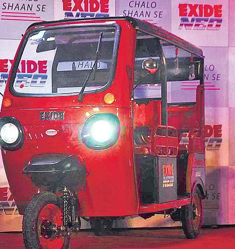 Exide executives launched the new Exide Neo electric three-wheeler in Kolkata, West Bengal, on Wednesday. (Photo | EPS)