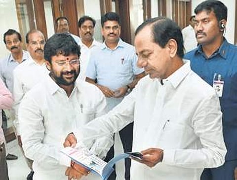 Telangana CM KCR congratulates MLA for organising a boat competition