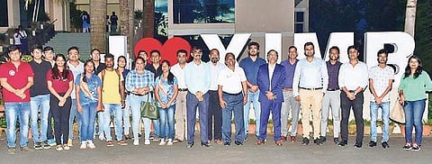 Members outside XEBS-Ahluwalia Centre of Excellence in Sports Management | Irfana