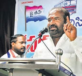 TSRTC JAC convenor E Aswathama Reddy addresses the all-party meet in Hyderabad on Friday | S Senbagapandiyan