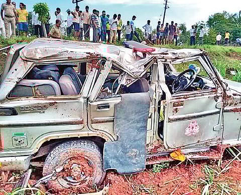 Belagavi farmers gherao CM, demand flood relief funds