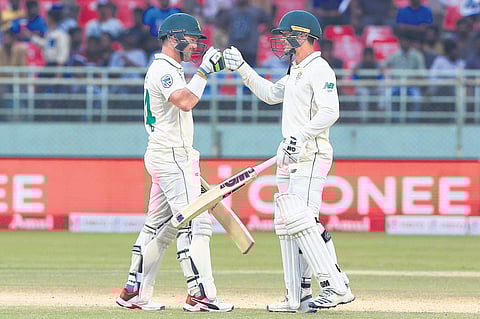 Dean Elgar (L) and Quinton de Kock scored a ton each on Day 3 of the first Test in Visakhapatnam | Sportzics