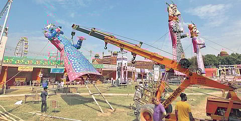 Thousands of effigies will be burned during Dussehra celebrations in the city, which may lead to rapid pollutant accumulation and trigger extended extreme pollution events, according to SAFAR. (Photo | EPS/Shekhar yadav)