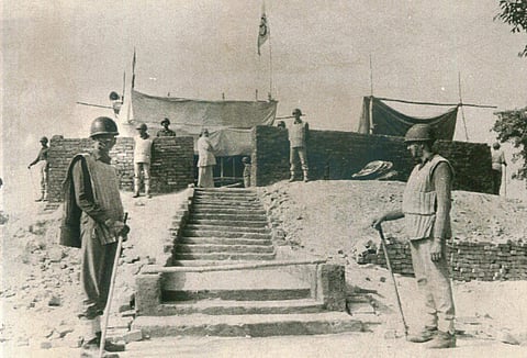 Policemen guarding the Idol of Shri Ram at the hastily constructed temple in Ayodhya. (File photo | PTI)