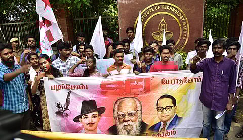 Members of SFI protest demanding action on the faculty who where accused by Fathima Latif a student of Cheneai IIT on Thursday in Chennai. | (Photo | P Jawahar/EPS)