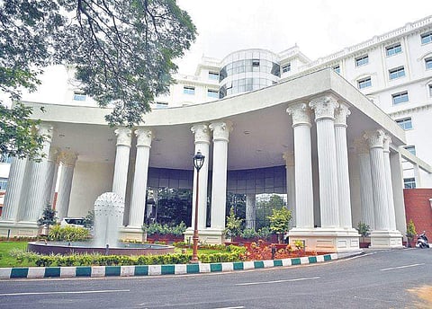 The Kumara Krupa Guest House has opened its doors to citizens. The state government has handed over the building to KSTDC | nagaraja gadekal