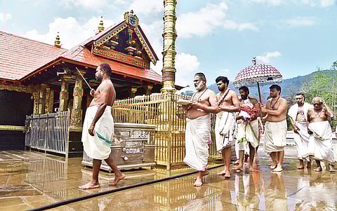A procession carrying ‘Brahmakalasham’ as part of the Kalababhishekam ritual at the Lord Ayyappa temple in Sabarimala on Monday | Albin Mathew