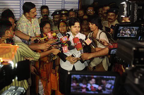 Tripti Desai addressing the press on her way back after the plan to visit Sabarimala failed due to the lack of support from the Kerala Police. (Photo | A Sanesh/EPS)