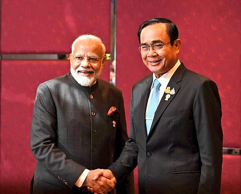 PM Modi and his Thai counterpart Prayut Chan-o-cha. (Photo | Twitter / MEAIndia)