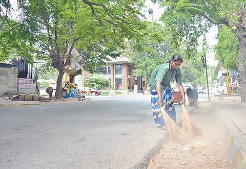 The IPS Salappa report recommends one pourakarmika for every 700 residents