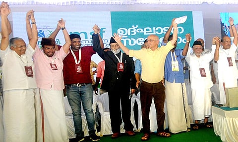 Writer Harsh Mander addresses the MSF conference in Kozhikode on Saturday. Adv Zafaryab Jilani and Panakkad Hyderali Shihab Thangal are also seen | EXPRESS