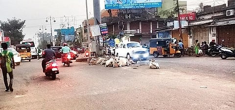 Traffic in mess in Silk City