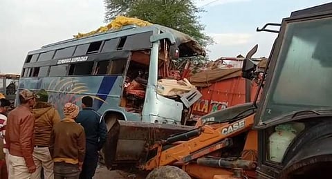 A private bus rammed into a stationery bus killing 9 in Madhya Pradesh. (Photo | EPS)