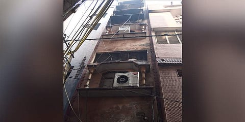 Fire broke out in north Delhi's Anaj Mandi . (Photo | Parveen Negi, EPS)