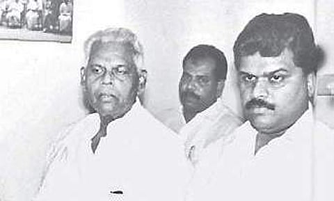 Moopanar with his son GK Vasan.