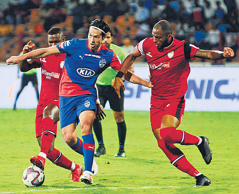 Bengaluru FC’s Miku (C) scored the opener against NorthEast United during the second leg of the semifinals at Sree Kanteerava Stadium | shriram bn