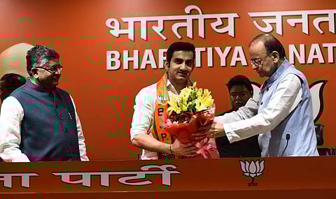Gautam Gambhir with Union Finance Minister Arun Jaitley (Photo | Parveen Negi/EPS)