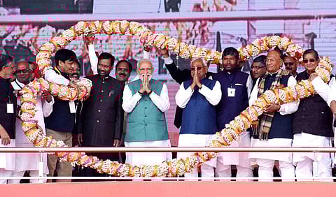Bihar CM Nitish Kumar shares the stage with PM Modi at Patna rally. (Photo : Nitish Kumar, Twitter)